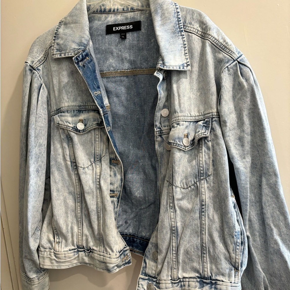 Express Women’s Acid Wash denim trucker Jacket